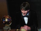Leo Messi arrebata el FIFA Balón de Oro 2010 a Xavi Hernández y Andrés Iniesta