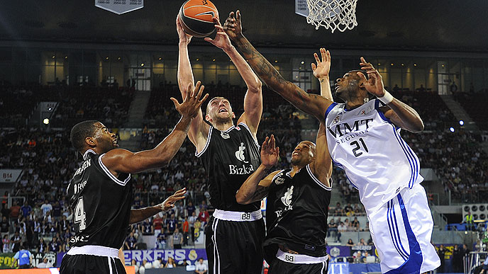 ACB Play offs 2011: Barcelona vuelve a ganar a Caja Laboral pero Bilbao empata su serie ante Real Madrid