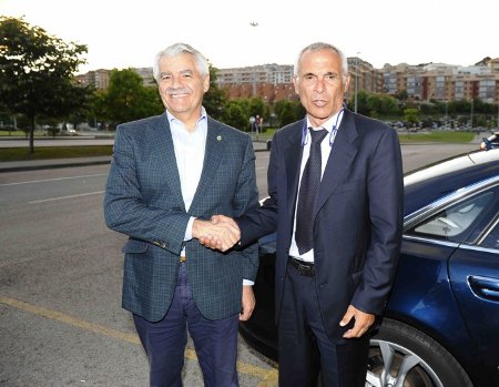 Héctor Cúper presentado como entrenador del Racing