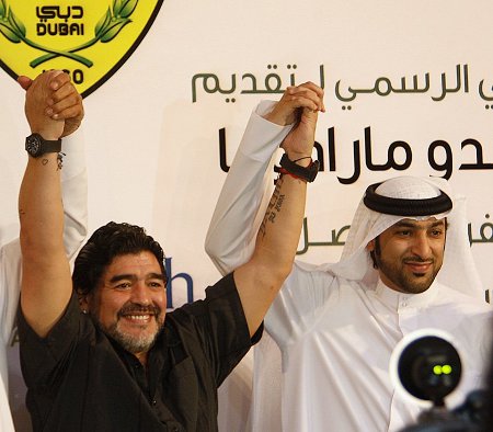 Maradona ya está en Dubai para entrenar al Al Wasl