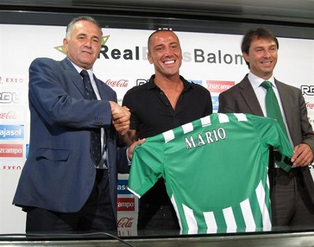 Los primeros fichajes del Real Betis