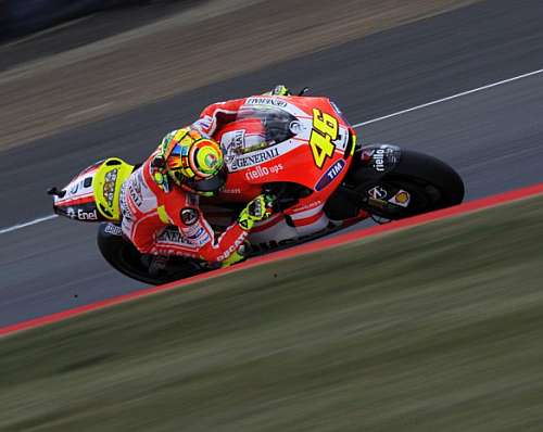 GP de Gran Bretaña de motociclismo 2011: Stoner consigue otra pole en MotoGP por delante de Simoncelli y Lorenzo