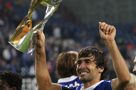 El Schalke 04 de Raúl, Jurado y Sergio Escudero se hace con la Supercopa de Alemania