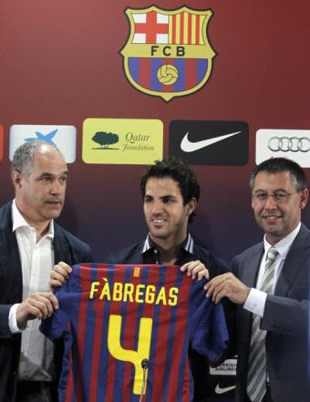 Cesc Fábregas fue presentado y más de 35.000 personas le acompañaron en el Camp Nou