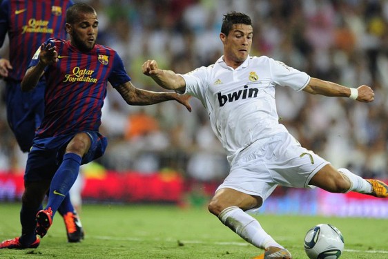 Supercopa de España 2011: Real Madrid y F.C. Barcelona empatan a dos en la ida y todo se decidirá en el Camp Nou