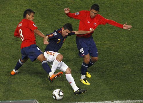 España y Chile disputan un amistoso en Suiza con las relaciones entre internacionales de fondo