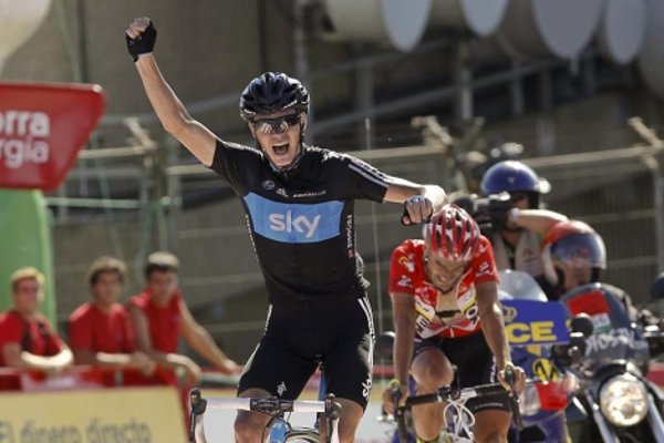 Vuelta a España 2011: Froome gana en Peña Cabarga y deja el liderato en el aire