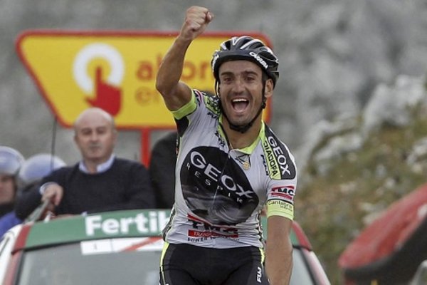 Vuelta a España 2011: Juanjo Cobo alcanza la gloria del Olimpo en el Angliru