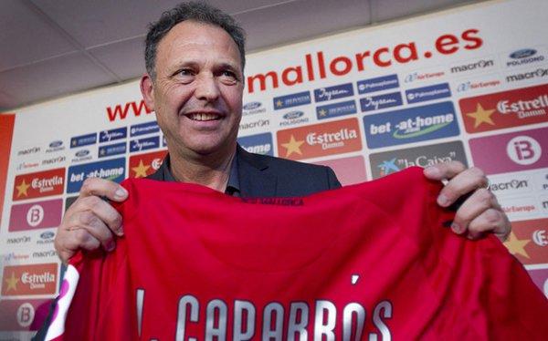 El Mallorca presentó a Joaquín Caparrós