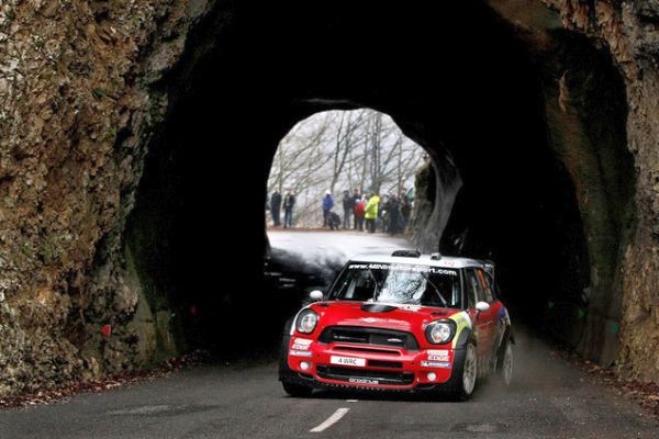 Rally de Monte-Carlo: Loeb continúa líder, Sordo y Solberg siguen su pelea por el 2º puesto