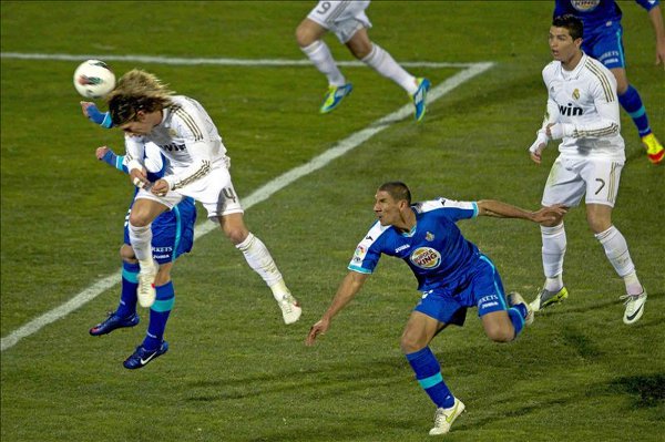 Liga Española 2011/12: el Madrid gana en Getafe y el Barça sufre ante la Real