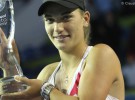 WTA Dubai 2012: Radwanska campeona; WTA Monterrey 2012: Juvenil Babos campeona