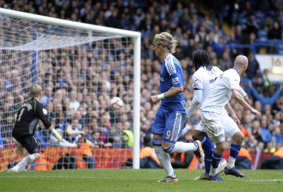 FA Cup: Liverpool y Chelsea avanzan a semifinales, Torres hace doblete