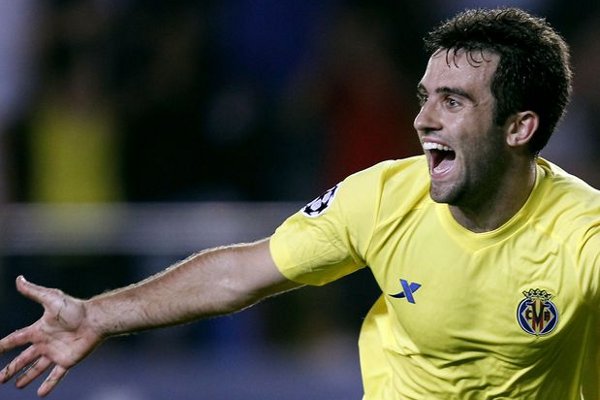 El delantero del Villarreal Rossi recae y estará otros 6 meses de baja