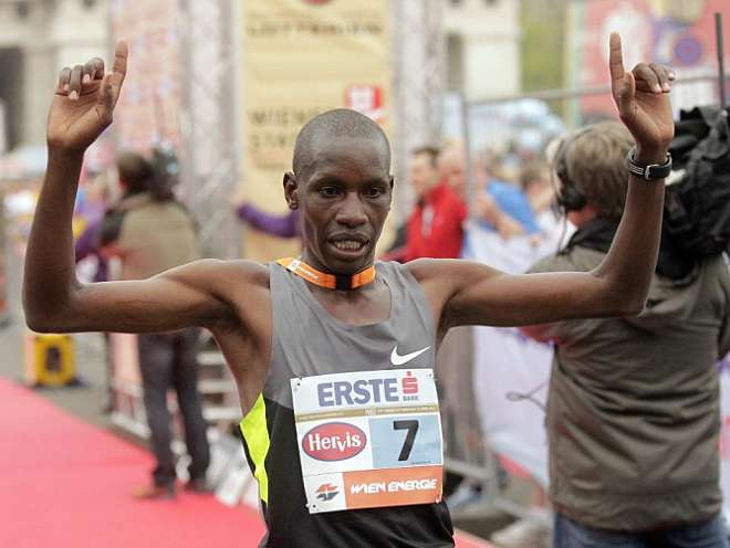 Biwott vence en la maratón de París, Kiprugut en la de Milán y Sugut en la de Viena