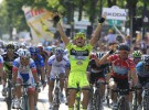 Giro de Italia 2012: Andrea Guardini sorprende a Mark Cavendish al sprint