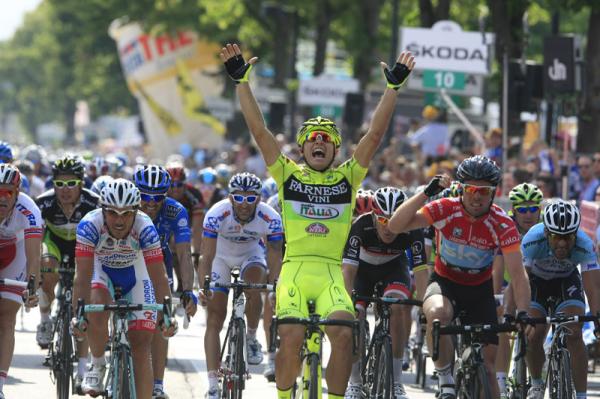 Giro de Italia 2012: Andrea Guardini sorprende a Mark Cavendish al sprint