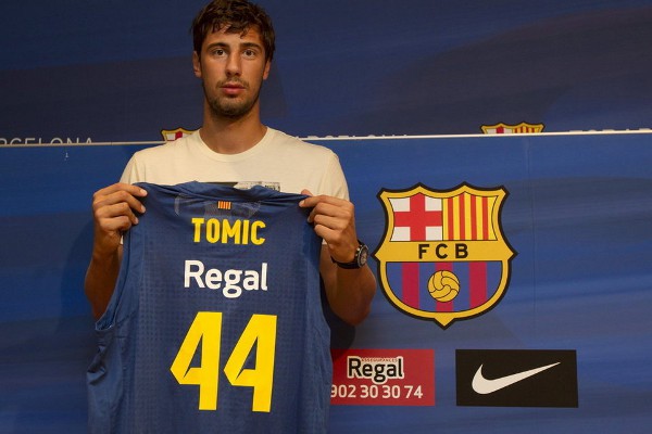 Tomic, ex del Real Madrid, presentado por el Regal Barça