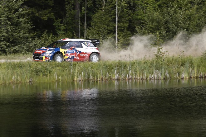 Rally de Finlandia: Loeb e Hirvonen dominan tras las segunda jornada