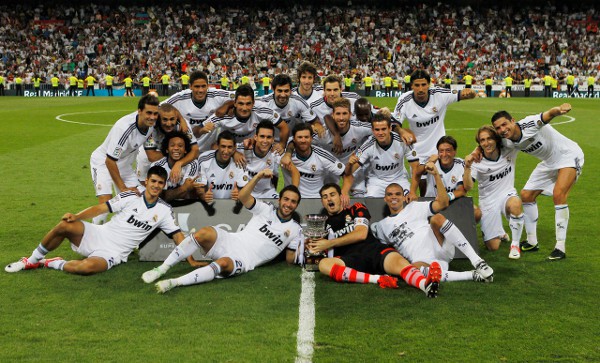 El Real Madrid con la Supercopa 2012 