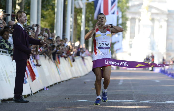 Juegos Paralímpicos Londres 2012: Alberto Suárez y Ait Khamouch consiguen medalla en maratón