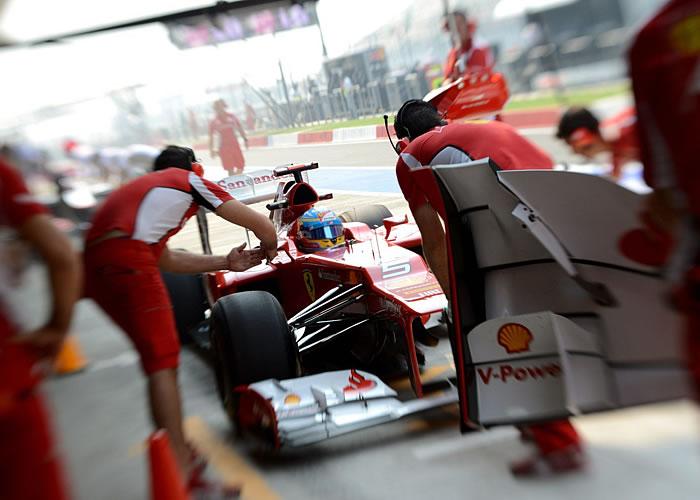 GP de India 2012 Fórmula 1: Sebastian Vettel manda en los libres del viernes, Alonso es 3º