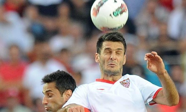 El temperamento de Spahic, un problema para el Sevilla