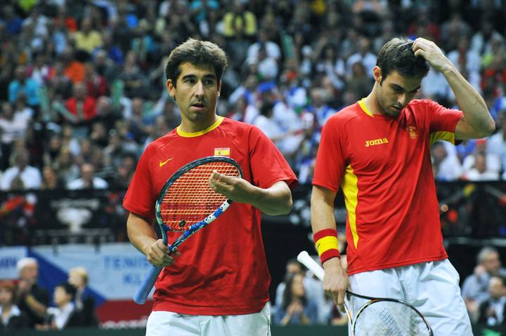 Copa Davis 2012: República Checa se lleva el dobles y pone el 2-1 ante España