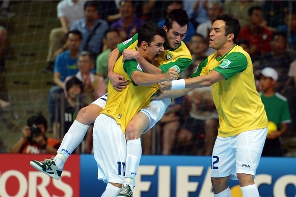 Mundial de fútbol sala 2012: Brasil se lleva el título de campeón en la prórroga