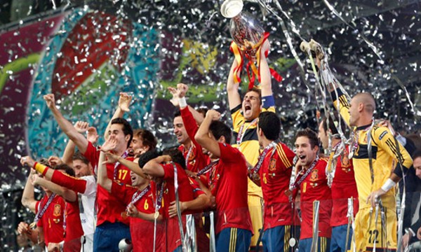 Resumen 2012 Fútbol: el Madrid de los récords, la Champions del Chelsea y la Euro de España