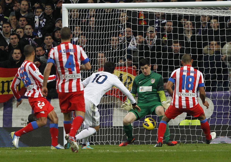 Liga Española 2012-13 1ª División: Barça y Real Madrid ganan a Athletic y Atlético, Pellegrino destituido