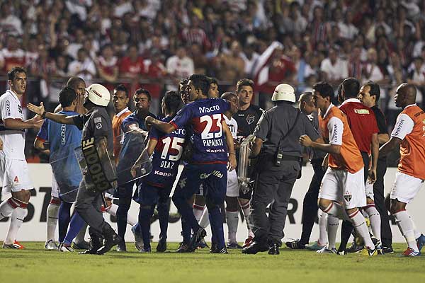 Fútbol Internacional: Sao Paulo gana la Copa Sudamérica más vergonzosa