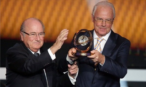 Beckenbauer recibió un homenaje durante la gala de la FIFA