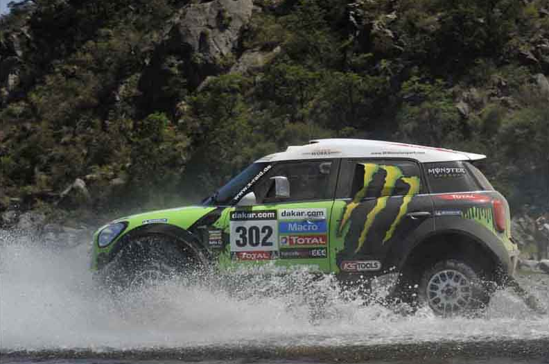 Dakar 2013: Orlando Terranova gana la especial de coches, Peterhansel sigue líder