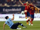 España gana a Uruguay la batalla de los campeones