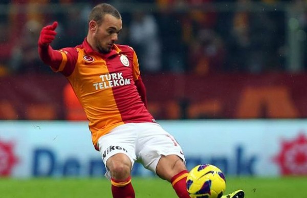 Sneijder jugando con el Galatasaray 