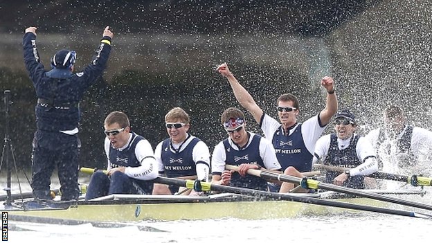 Los remeros de Oxford ganaron a los de Cambridge en la edición 2013 de la regata