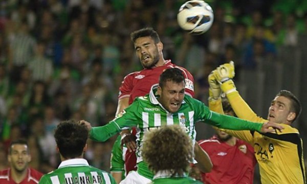 Liga Española 2012-2013: Betis y Sevilla empatan en un derby para recordar