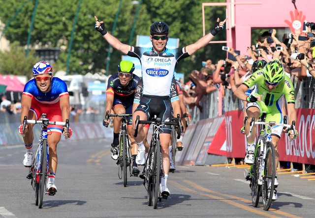 Giro de Italia 2013: Cavendish, primera victoria y primer líder