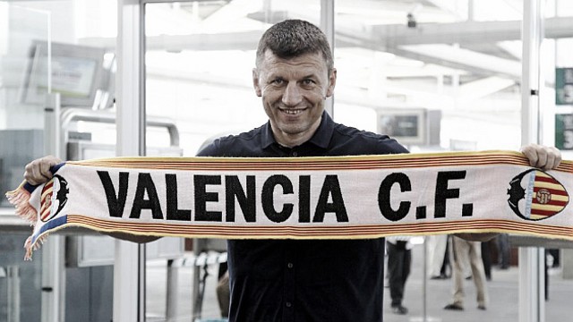 El Valencia inicia un nuevo proyecto con Djukic como entrenador