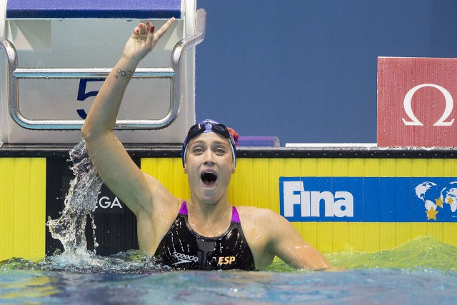 Mireia Belmonte bate el récord mundial de los 400 libres en piscina corta