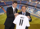 Y al fin…Gareth Bale posó con la camiseta del Real Madrid en su presentación
