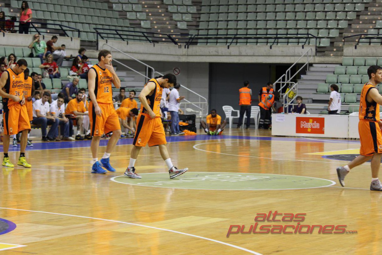 Valencia y UCAM cierran con triunfo las Sportquarters Series de Murcia