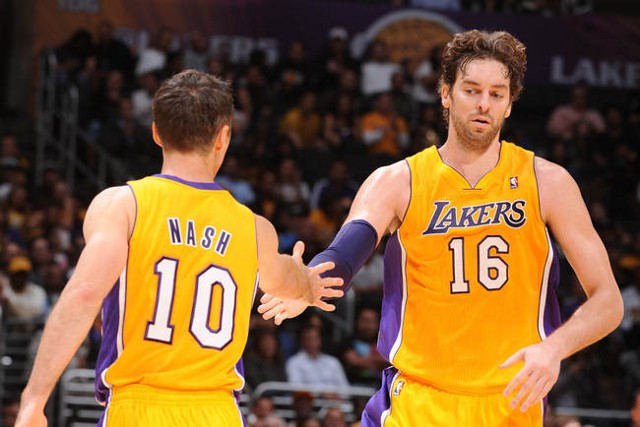 Gasol y Nash toman el testigo de Bryant como líderes de los Lakers