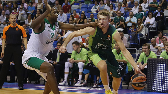 Euroliga 2013-2014: victoria de Unicaja y derrotas de F.C. Barcelona y Laboral Kutxa