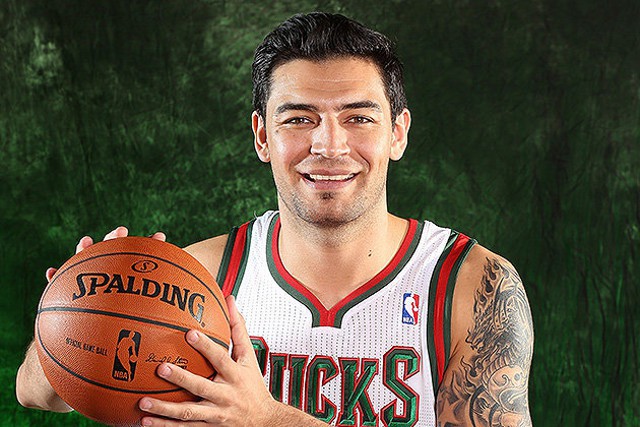 NBA: los Bucks pierden a Delfino