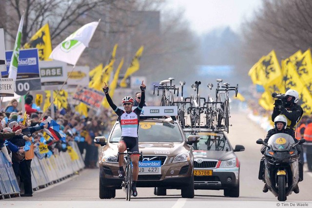 Cancellara ganando el Tour de Flandes 2013
