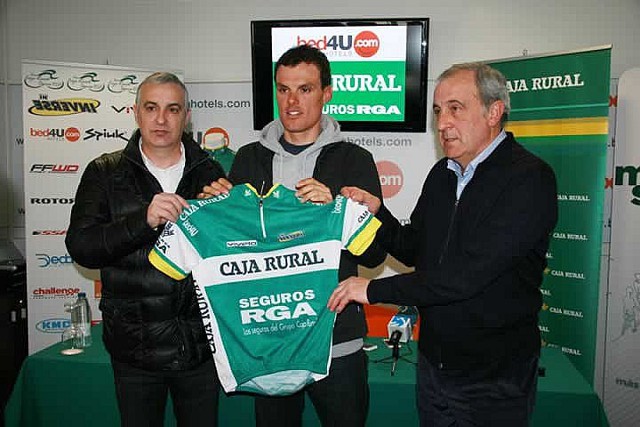 El equipo ciclista Caja Rural presenta a su fichaje estrella: Luis León Sánchez