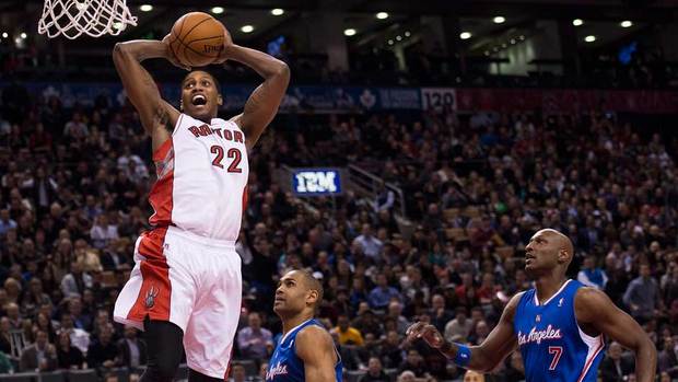 NBA: Los Raptors liberan espacio salarial enviando a Rudy Gay a Sacramento