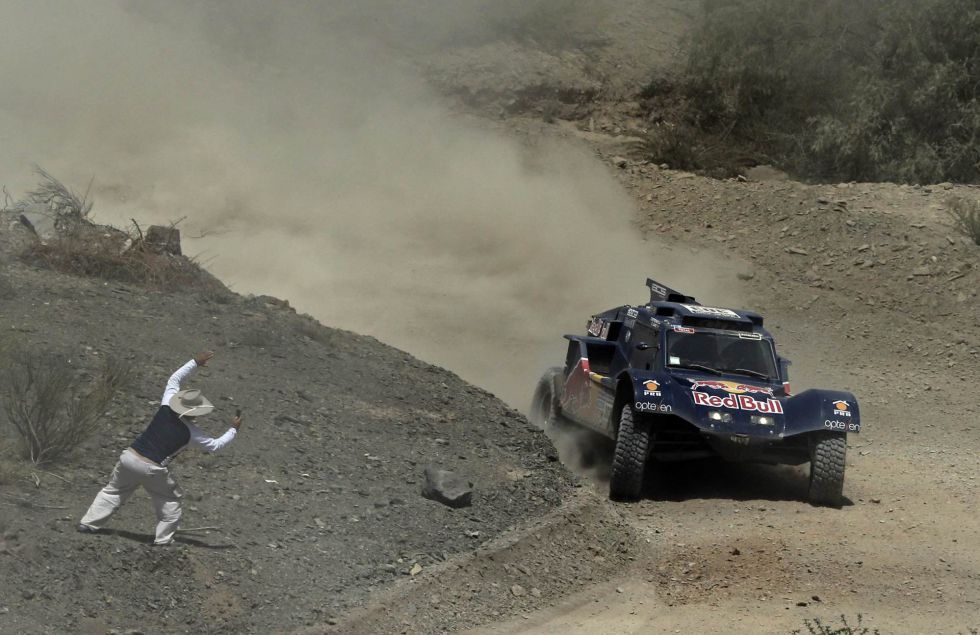 Dakar 2014 Etapa 7: Carlos Sainz gana en coches, Nani Roma sigue líder